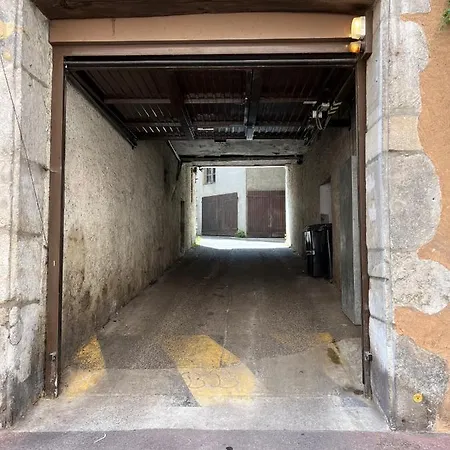 Le 6 Faubourg דירה אנסי